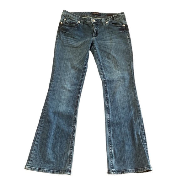 Seven7 Bootcut Low Rise Back Flap Pocket Jeans Fleur D’Lis Rivets Size 10 - Picture 1 of 8